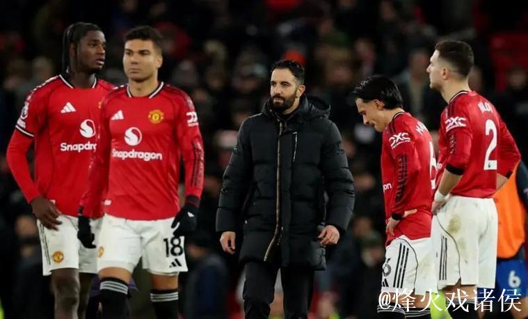 詹俊：阿莫林改打442风险过高，本场尝试未见成效